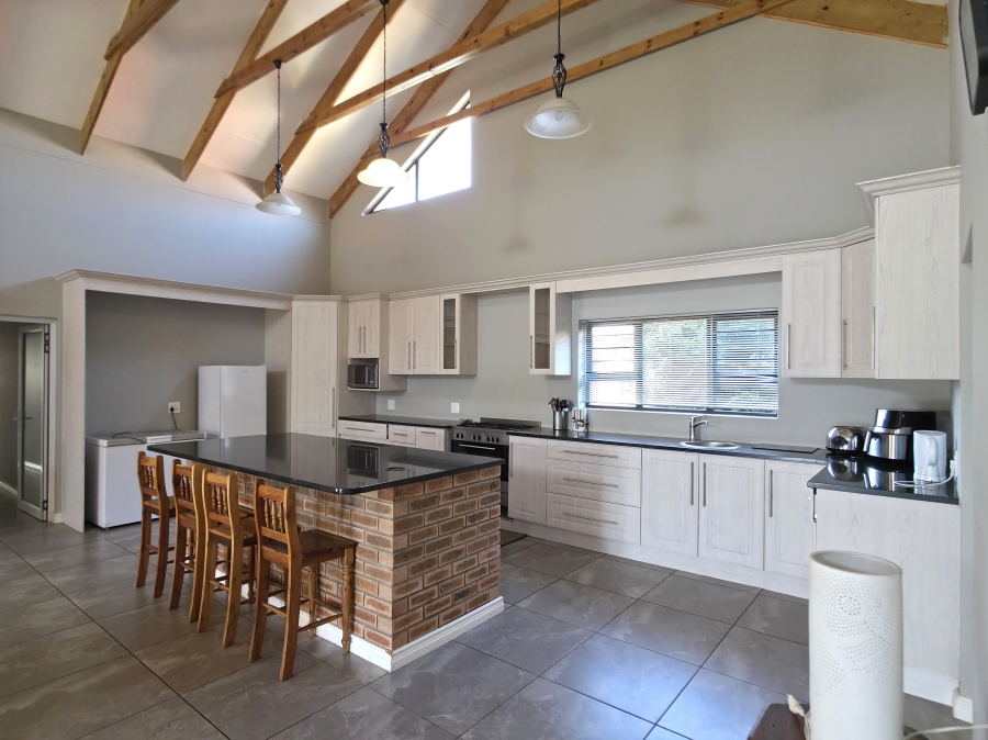 5 Bedroom Property for Sale in Noorsekloof Eastern Cape